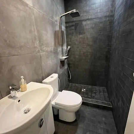 Inn Centre E2 *