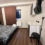 Centre E2 Отель *